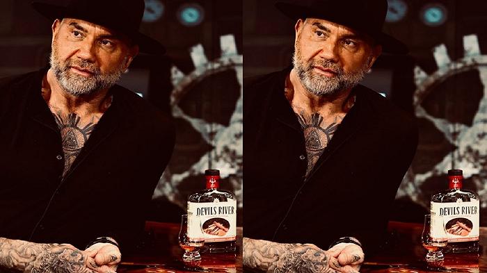 Dave Bautista si consola dell’addio alla Marvel lanciando un nuovo whisky