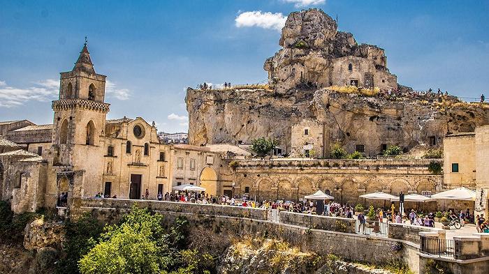 Matera rimane senza McDonald’s, una petizione online lo richiede e l’azienda risponde