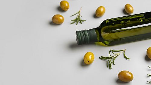 Perché a Natale non regaliamo una bottiglia d’olio?