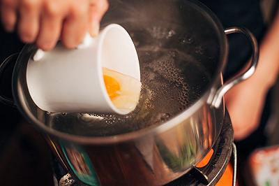 Cuocete le uova in camicia