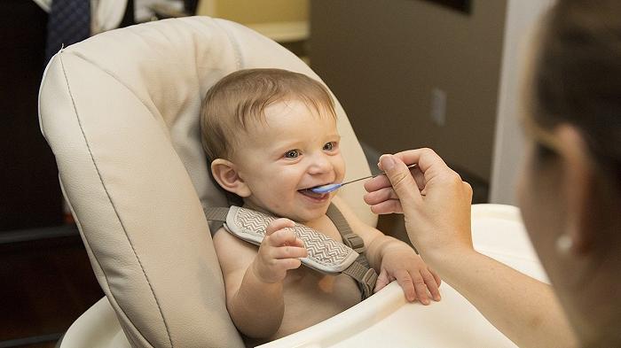 Pesticidi tossici negli alimenti per bambini: sono più di quanti pensiate