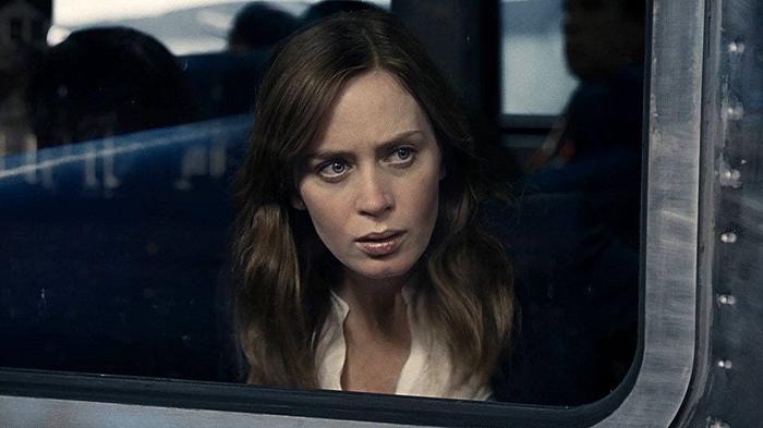 Emily Blunt costretta a scusarsi per un video in cui definiva una cameriera “enorme”