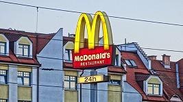 Prevedibile: McDonald’s rincara i prezzi del menu per compensare gli aumenti del salario minimo