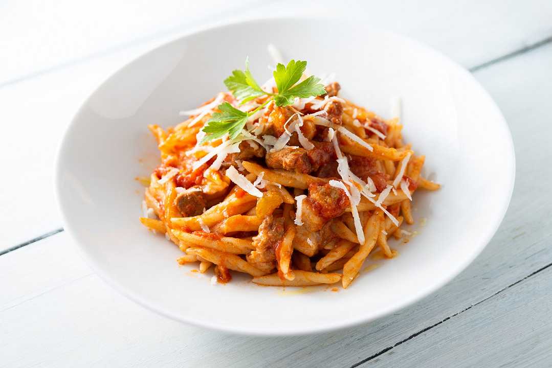 Pasta alla Montecarlo, la ricetta di un sugo ricco e cremoso