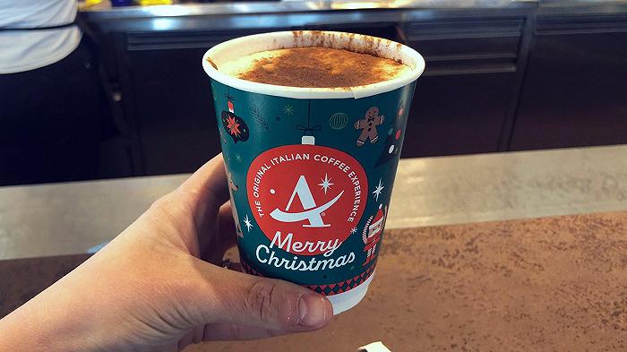 Autogrill propone il Xmas Cappuccino: Starbucks piace più di quanto si voglia ammettere