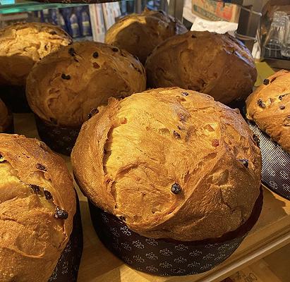 Panettone-Bread-and-salt