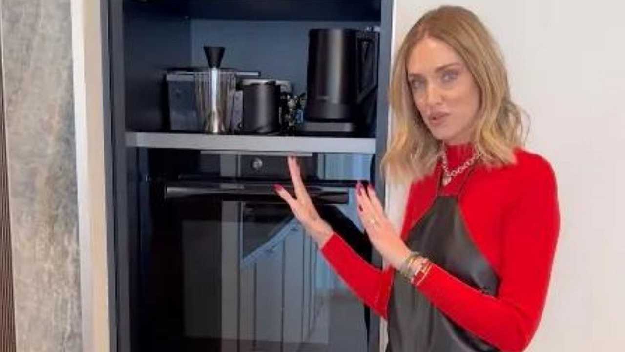 Davvero Chiara Ferragni non può permettersi una cucina senza farne un’adv?