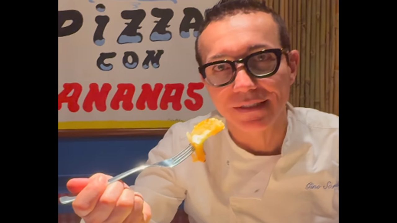 Gino Sorbillo cede alla pizza con l’ananas