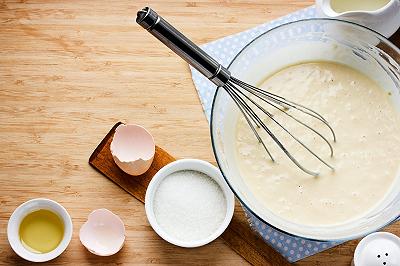 Preparate la pastella delle crespelle