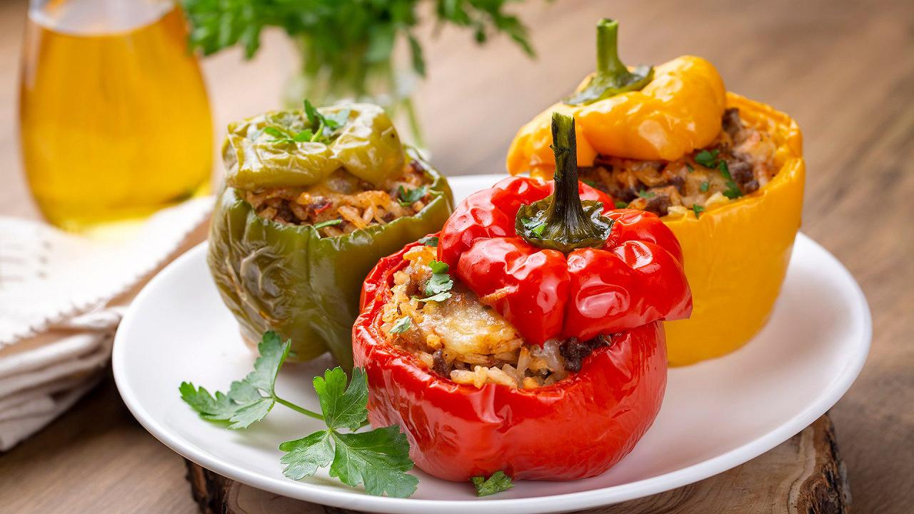 Peperoni ripieni di riso, la ricetta veloce e leggera