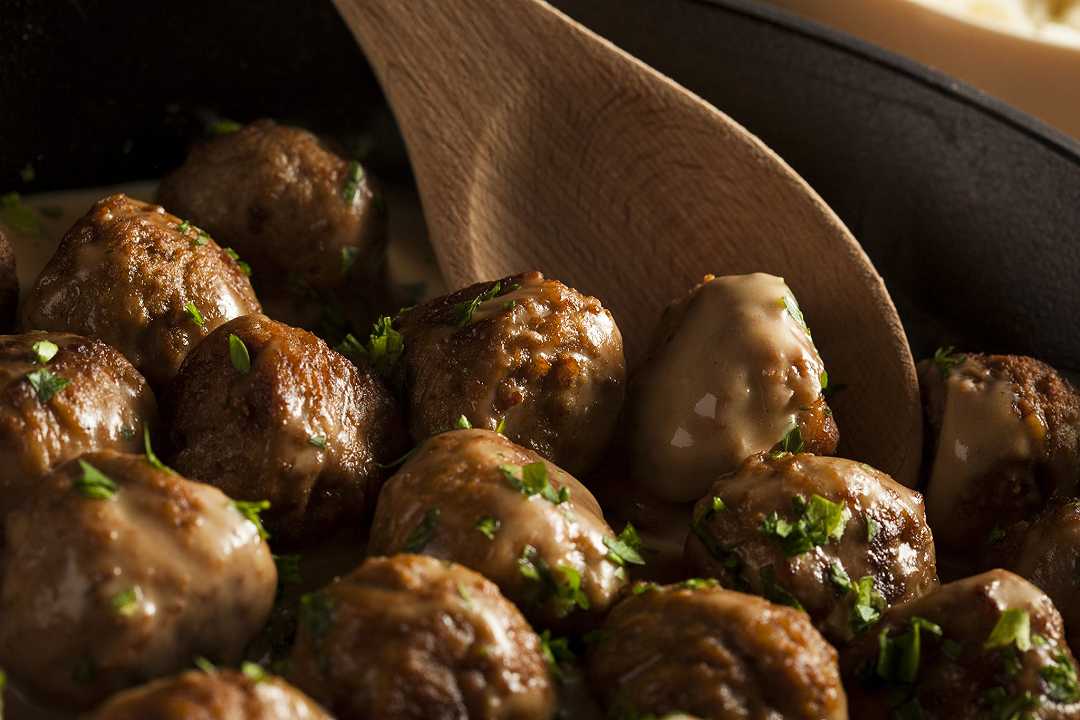 Polpette in agrodolce, la ricetta siciliana che viene dall’Oriente