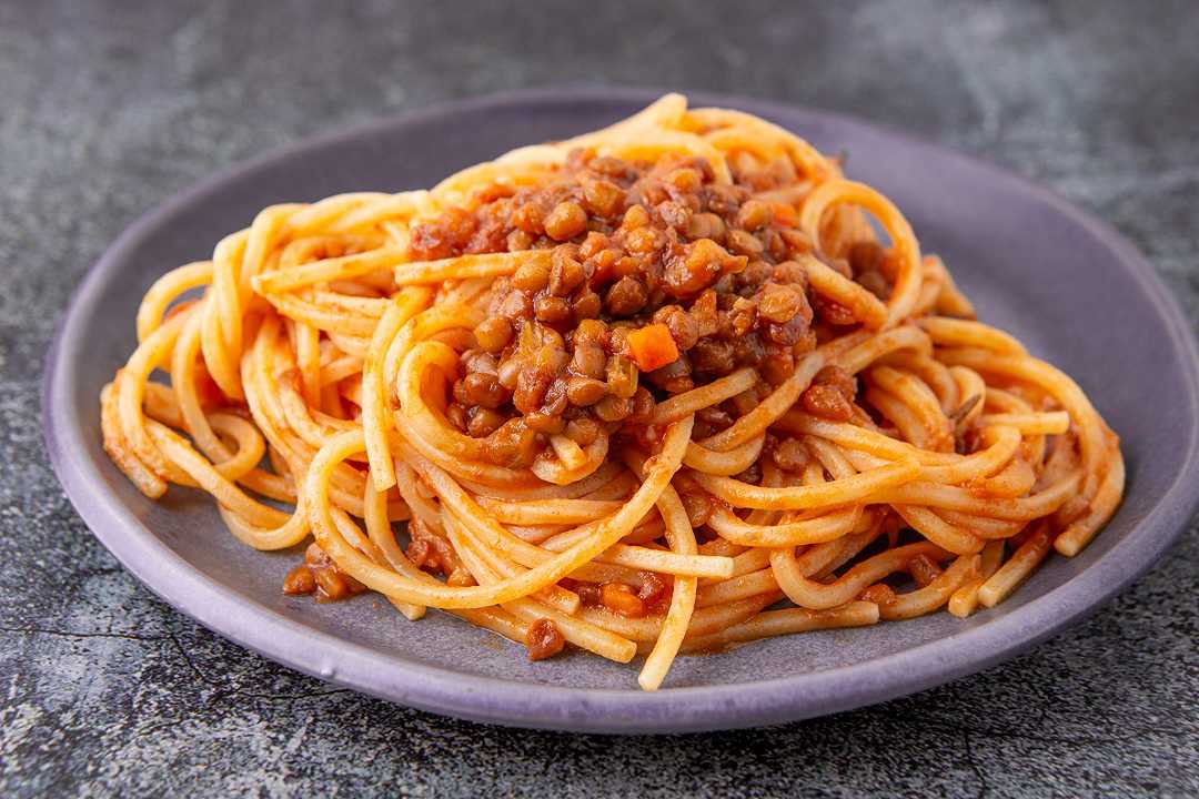 Ragù di lenticchie, la ricetta del sugo vegano facile e saporito