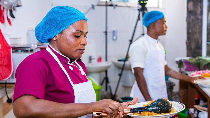 Maratona di cucina da record in Ghana: cucinereste per tutte quelle ore?