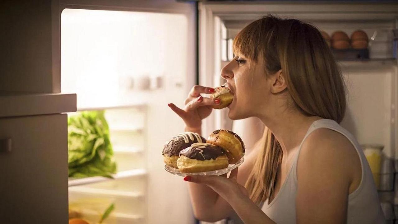 I turni di notte possono alterare l’appetito? Uno studio sostiene di sì