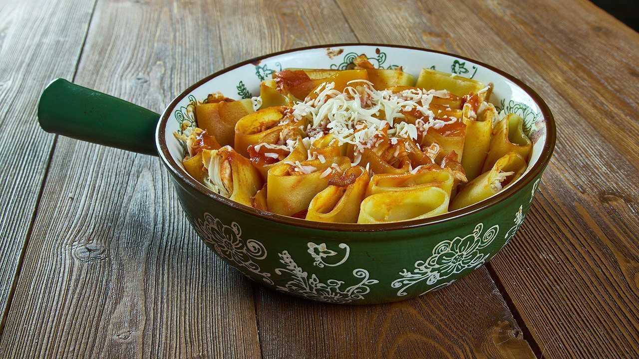 Paccheri ripieni, la ricetta della pasta al forno facile