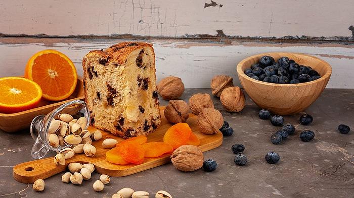 “Save the Panettone”: come funzionano le surprise bag natalizie di Too Good To Go