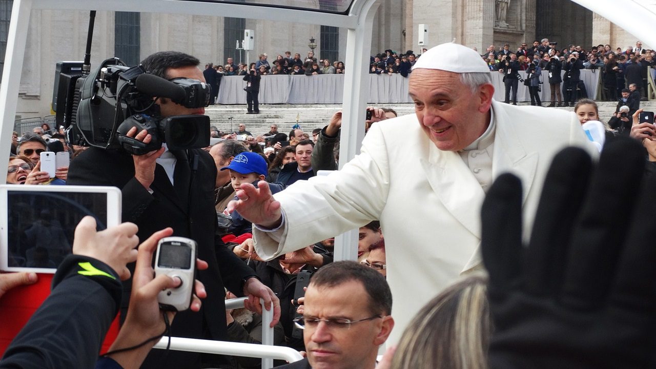 Papa Francesco ha ricordato ai produttori che “Il vino è per tutti”