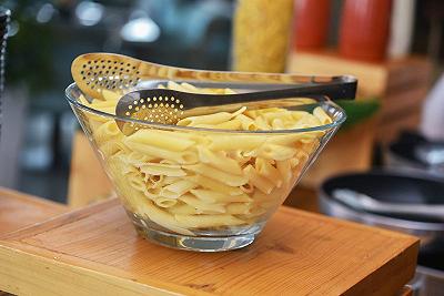 Lessate la pasta e conditela