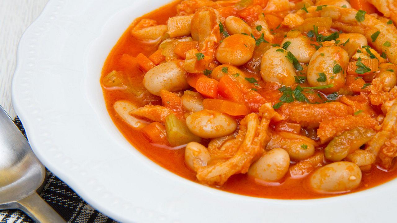 Trippa alla milanese, la ricetta originale di una zuppa contadina con i fagioli