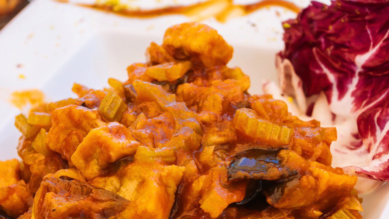 Caponata di pesce spada, la ricetta siciliana