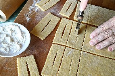 Stendete e tagliate le chiacchiere