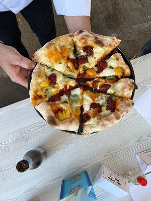sorbillo Lorenzo-Groppi-pizza ananas