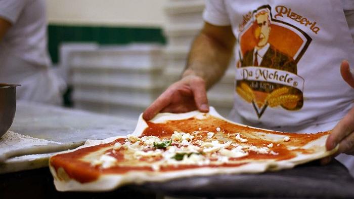 Rivoluzione all’Antica Pizzeria “Da Michele”: seconda sede a Napoli e niente più code