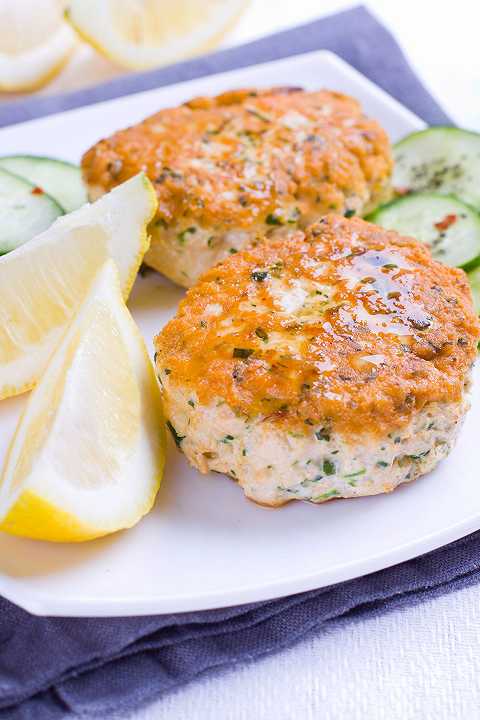 Hamburger di salmone, una ricetta veloce e poco calorica