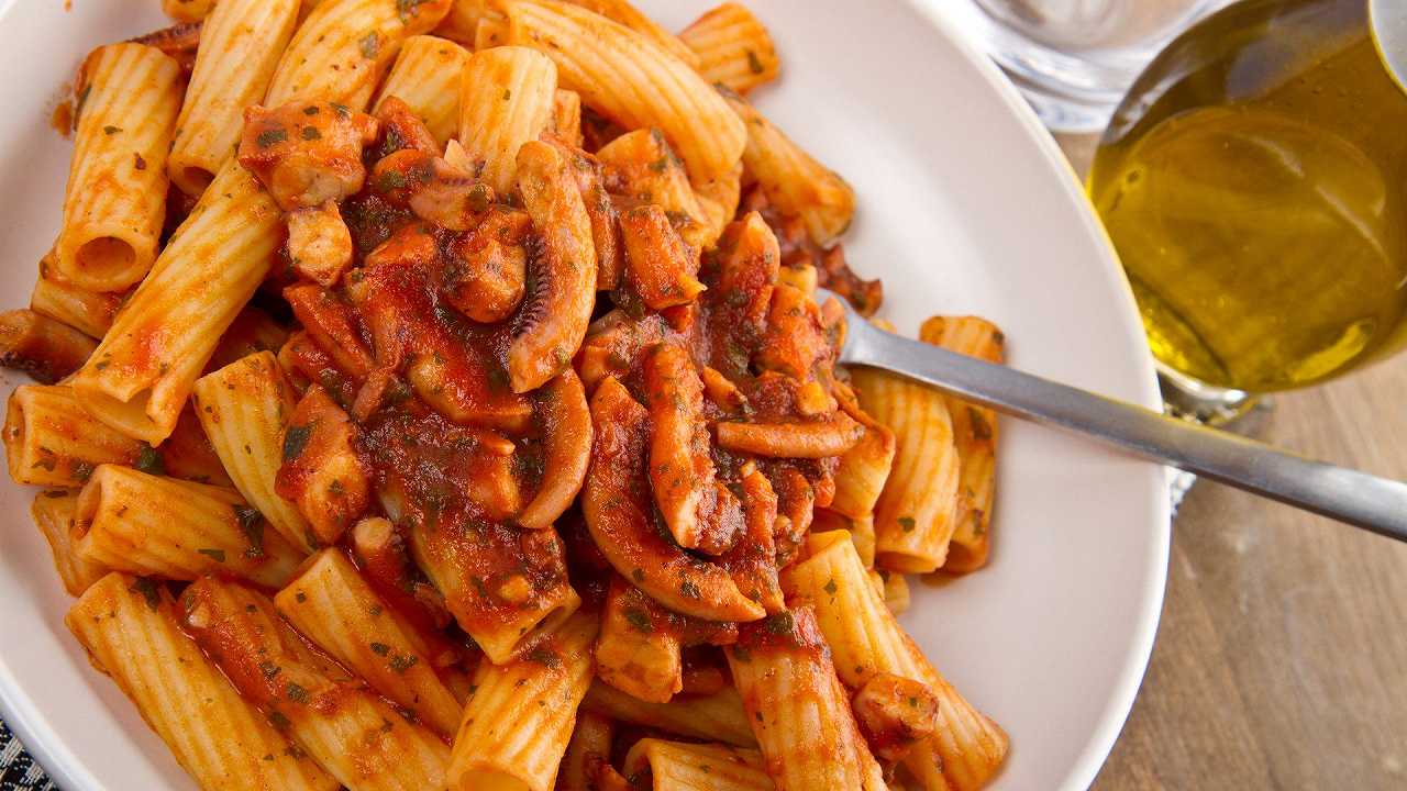 Ragù di polpo, la ricetta del sugo di pesce facile da fare