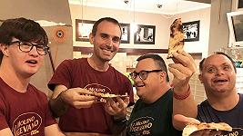Chiude “La Locanda dei Girasoli”, il ristorante di Roma che insegna un lavoro ai disabili