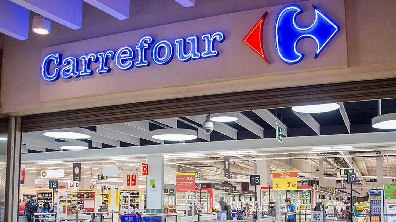 Carrefour e Pepsi fanno pace: la bibita torna sugli scaffali
