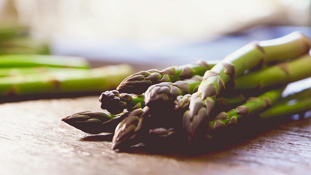 Come conservare gli asparagi per mantenerli freschi a lungo