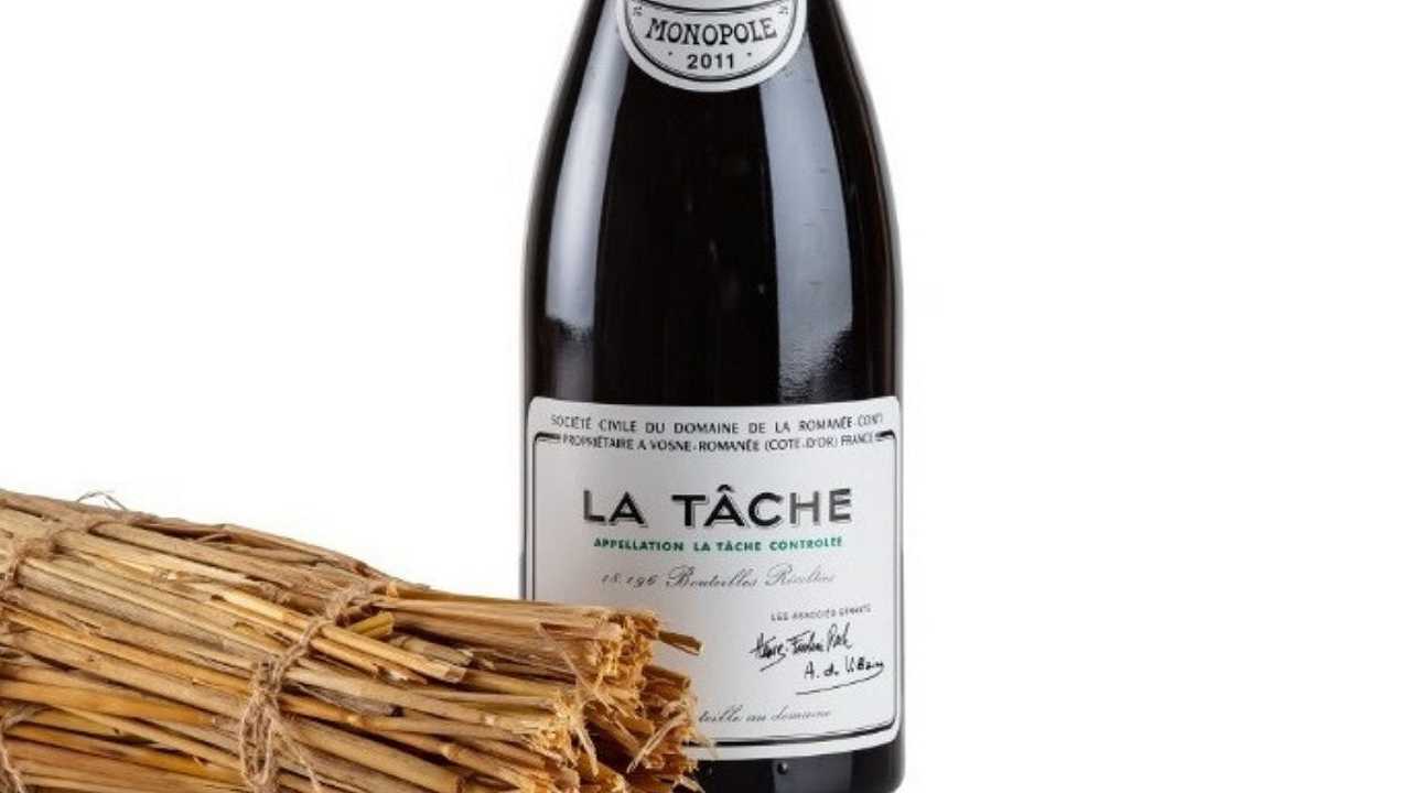 Fedez festeggia Pasquetta con un vino da 4000 euro