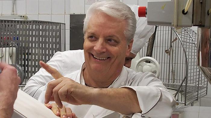 Iginio Massari ha lanciato una linea beauty al profumo di panettone