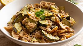 Pasta zucchine e tonno, la ricetta veloce e leggera