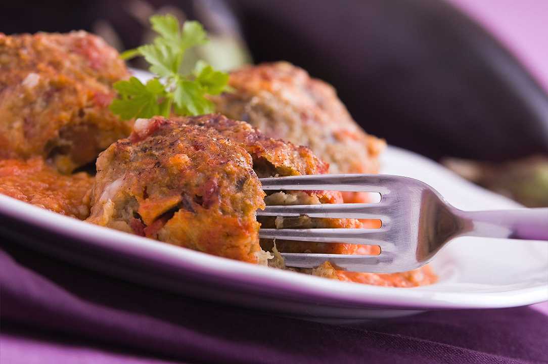 Polpette di melanzane vegan, la ricetta per una consistenza morbida ma salda