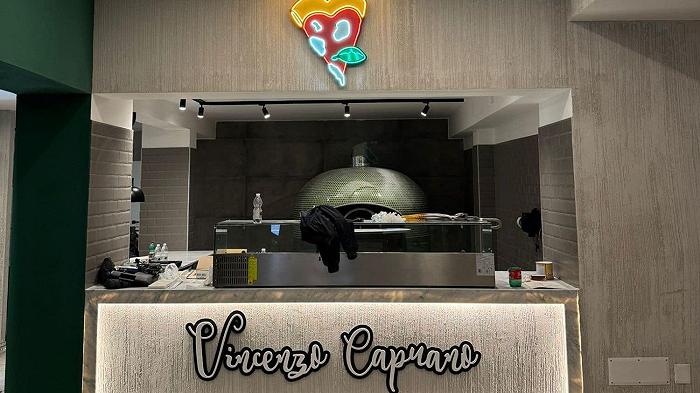 Vincenzo Capuano apre a Bari, promettendo mille pizze gratis all’inaugurazione
