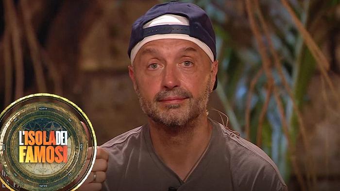 Joe Bastianich: all’Isola dei Famosi lo accusano di “puzzare di capitalismo”