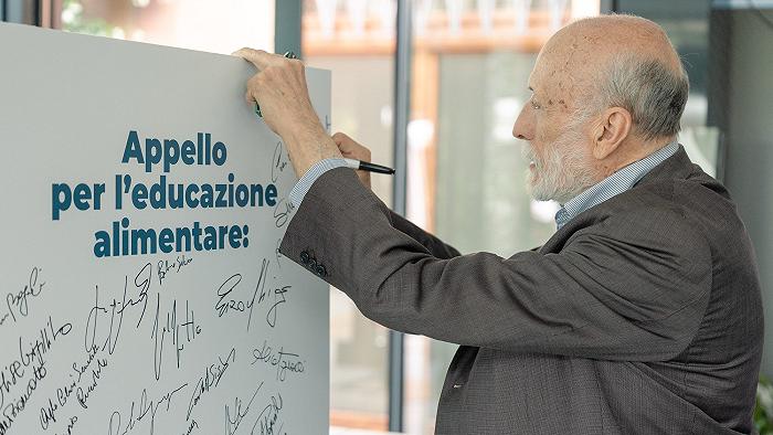 L’appello per l’educazione alimentare deve fare strada, ma nelle scuole ci sono cattive maestre: le mense