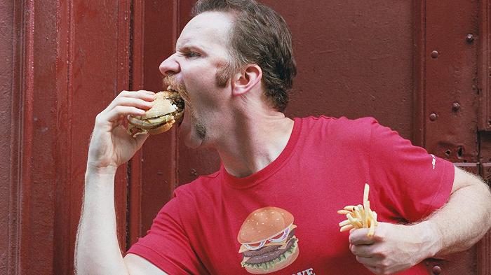 É morto Morgan Spurlock di Super Size Me, che mangiò cibo di McDonald’s per un mese