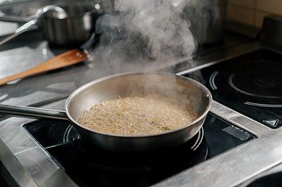 Cuocete il risotto
