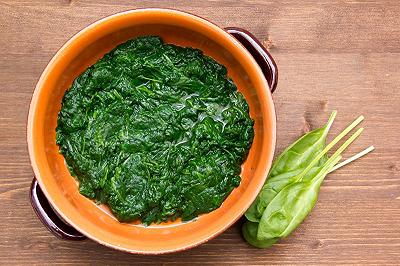 Lessate e strizzate gli spinaci