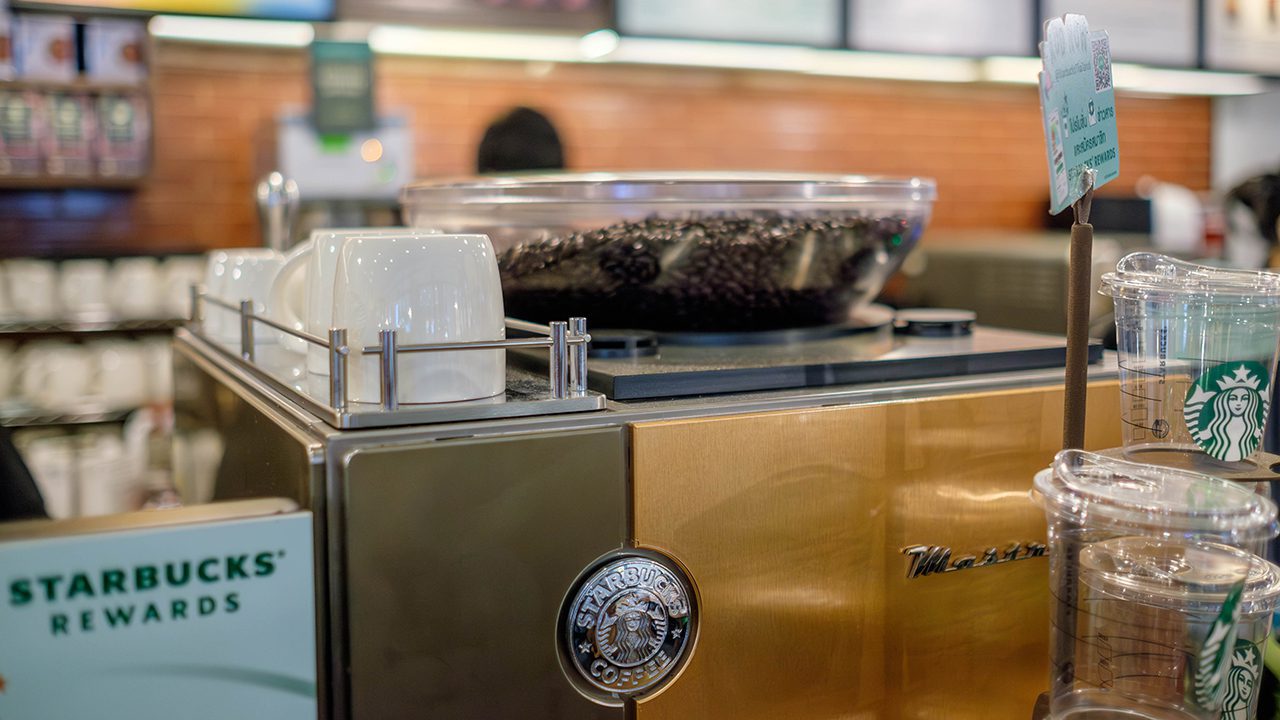 Starbucks apre nel tempio del caffè espresso: come la prenderanno i Napoletani?