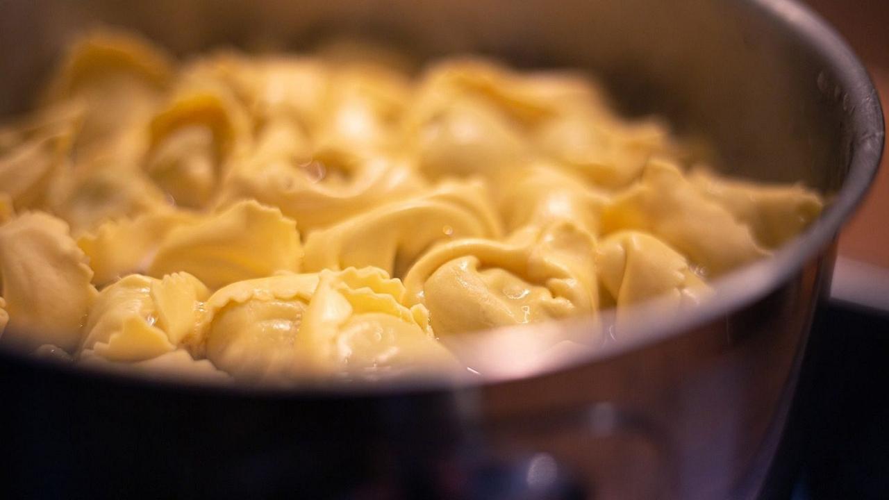 L'elogio dei tortellini in brodo del New York Times che fa indignare i ...