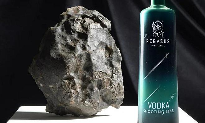Paghereste 180 euro per la Shooting Star Vodka, invecchiata con un meteorite?