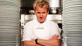 Gordon Ramsay contro le tasse: i ristoranti UK saranno “agnelli al macello”