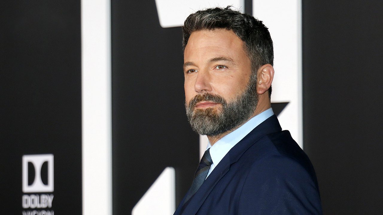 Come si fa ad avere un’estate alla Ben Affleck? Ce lo spiega TikTok