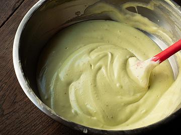 Preparate la crema al pistacchio