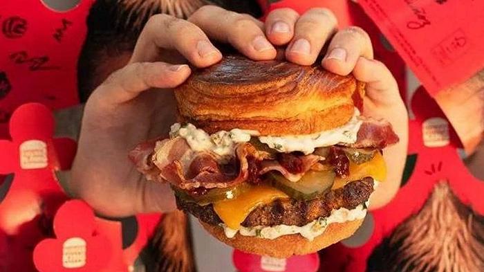 Lavora per essere lo chef migliore del mondo e firma panini per Burger King: una scelta compatibile?