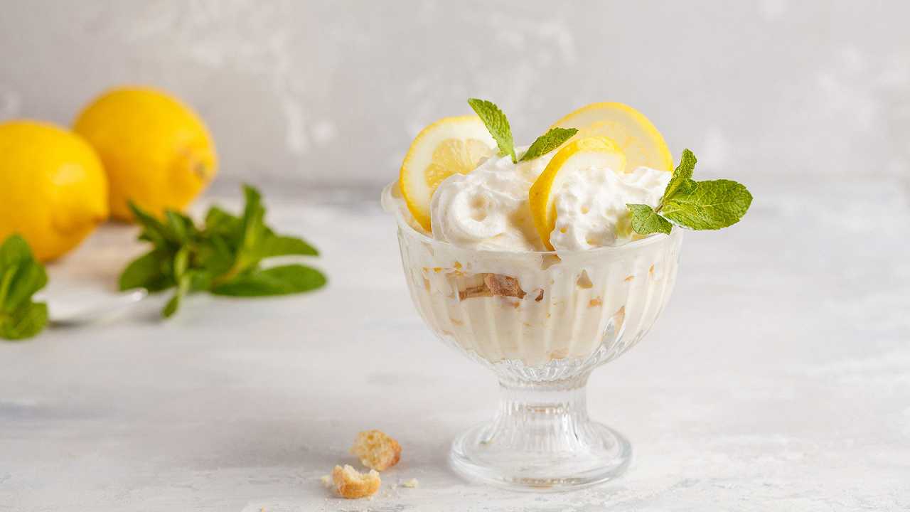 Mousse al limone, la ricetta veloce e facile con una riuscita assicurata